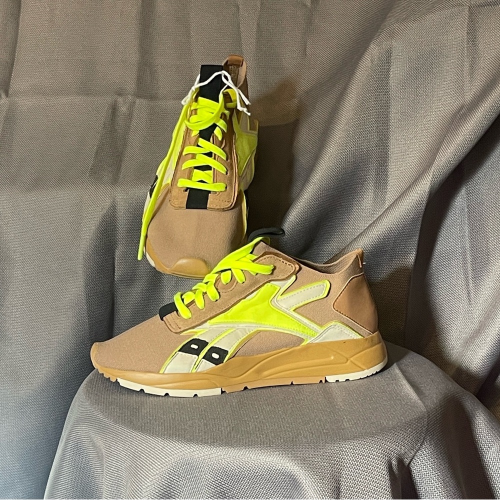 Reebok Beige and Neon Yellow Athletic Shoes victoria beckum colab 6.5 orig $250